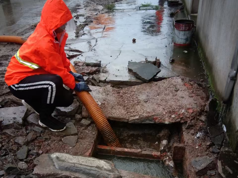 豆河镇专业清理污水池 炜誉市政以规范流程守护城市 “肠道”